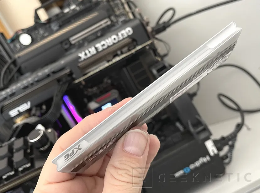Geeknetic XPG Lancer Neon RVB DDR5 6000 C30 Revue 10