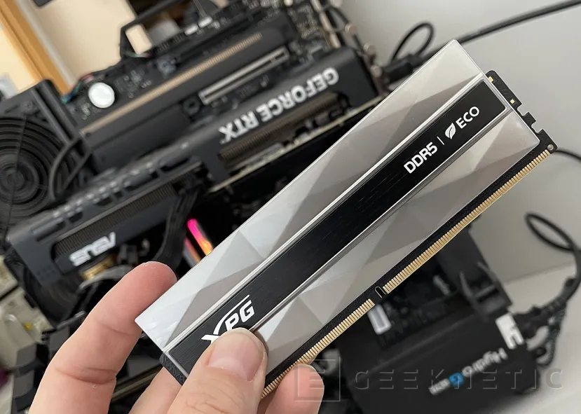 GEEKNETIC XPG LANCER NEON RVB DDR5 6000 C30 REVUE 6
