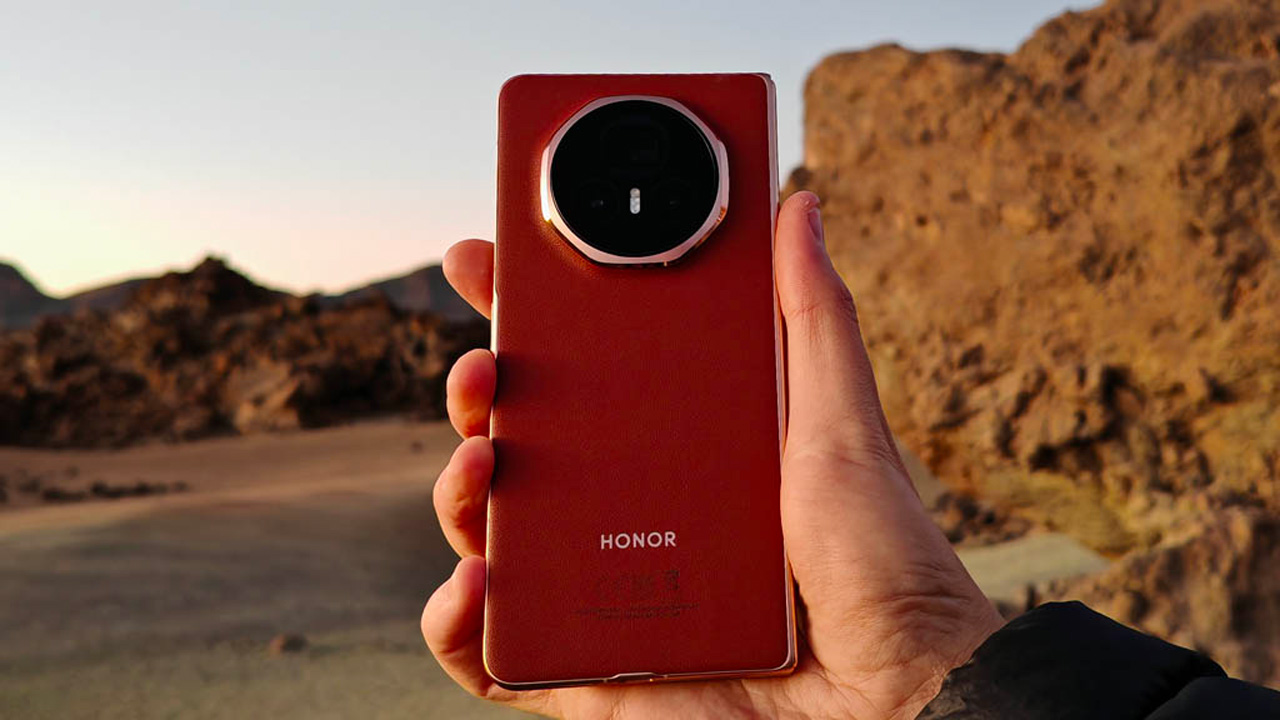 HONOR Magic V5