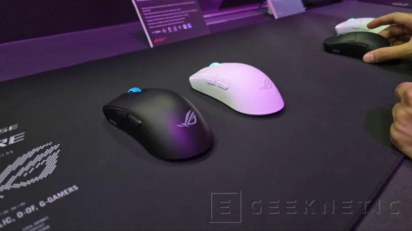 Geeknetic Asus nous montre une avancée des produits qui se présenteront demain dans cet ordinateur 2