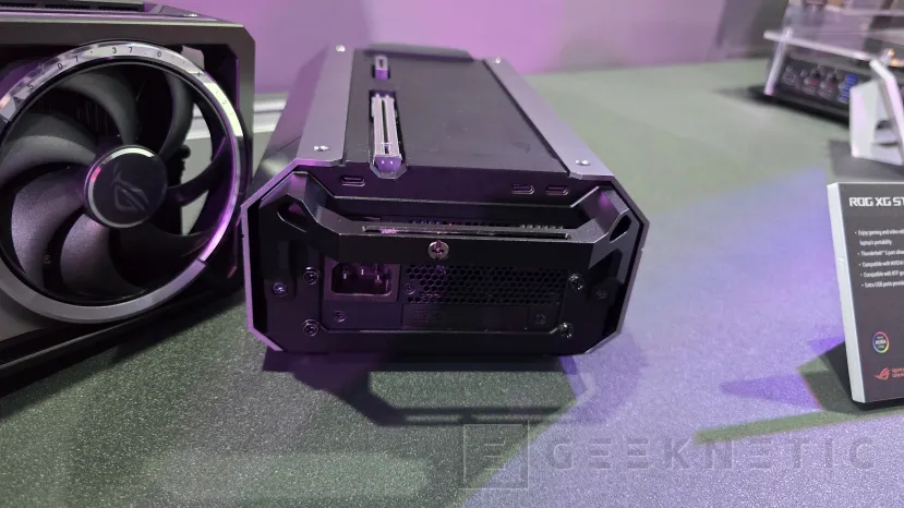 Geeknetic ¿Un bureau RTX 5090 pour un ordinateur portable? Avec la station ASUS ROG XG 3, il est déjà possible 2