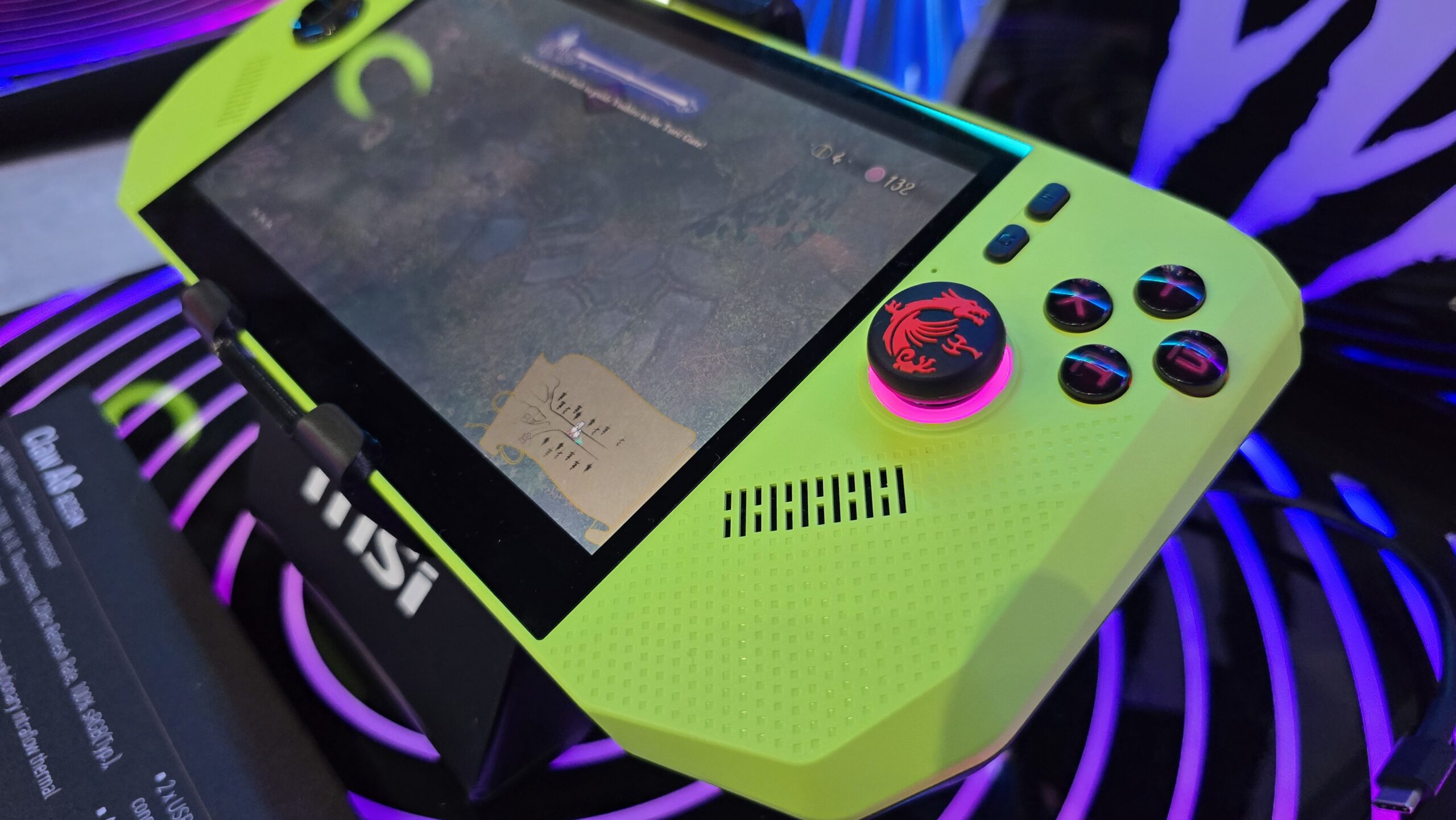 MSI a présenté sa console Claw A8 avec un processeur AMD Ryzen Z2