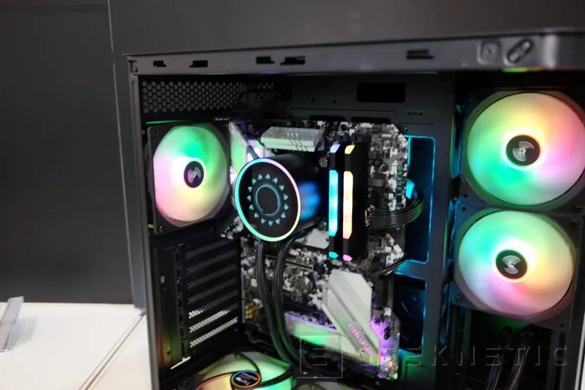 Geeknetic Le nouveau boîtier Cryorig Lull incorpore un RL silencieux AIO en utilisant le côté droit comme radiateur passif 2
