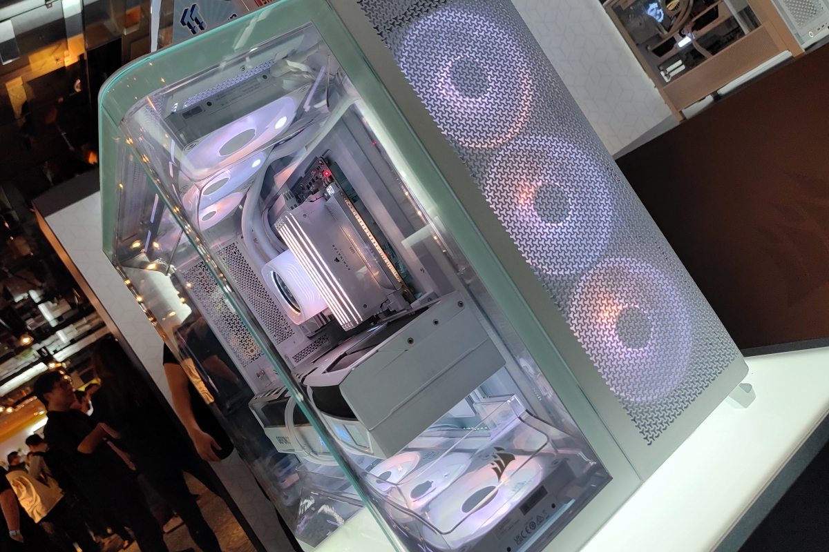 CONCEPTION DE CAMIS TRIPLE DANS LE NOUVEAU CORSAIR AIR 5400