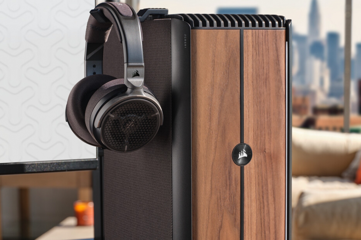 Le Corsair One i600 arrive avec un noyau Ultra 9 285k et un RTX 5080 pour 5 000 $
