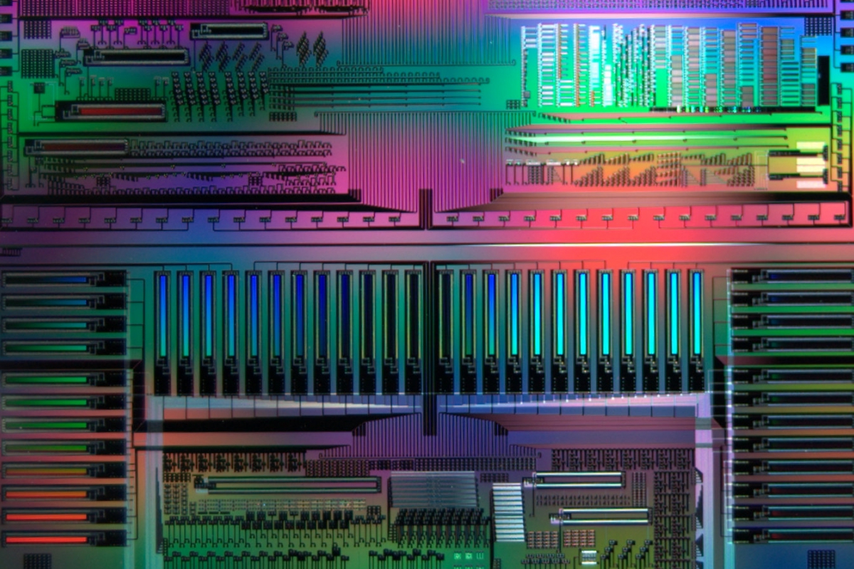 AMD est fabriqué avec Ensemi, une entreprise spécialisée dans les systèmes d'interconnexion optique et phototique pour les serveurs d'IA