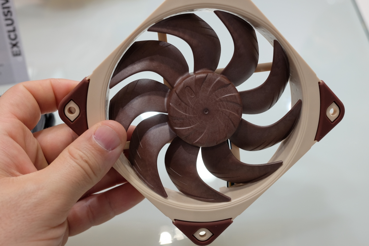Le nouveau ventilateur NF-A12X25 G2 Noctnt améliore les performances et l'efficacité