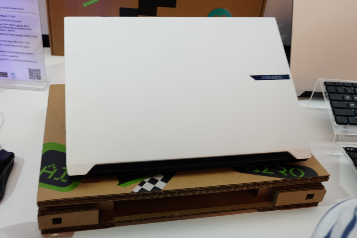 Le Gigabyte Aero X16 est le nouveau copilote + PC avec AMD Ryzen AI 300 Processeur et NVIDIA RTX 50 Série Graphiques