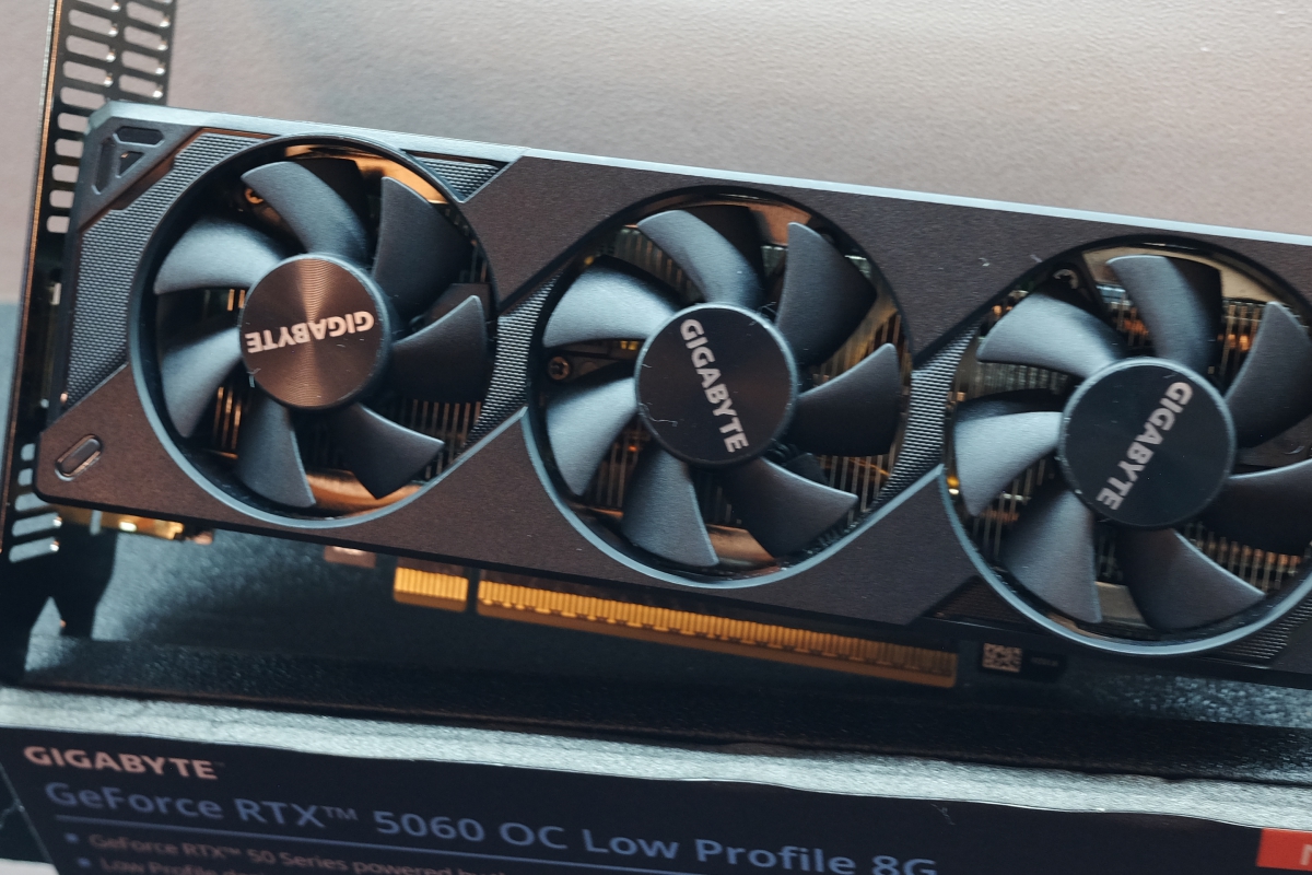 Nvidia lance un nouveau BIOS pour résoudre les problèmes d'écran noirs du RTX 5060