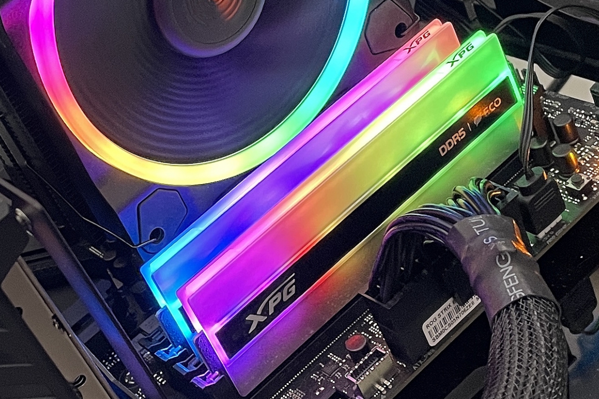 XPG Lancer Neon RVB DDR5 6000 C30 revue