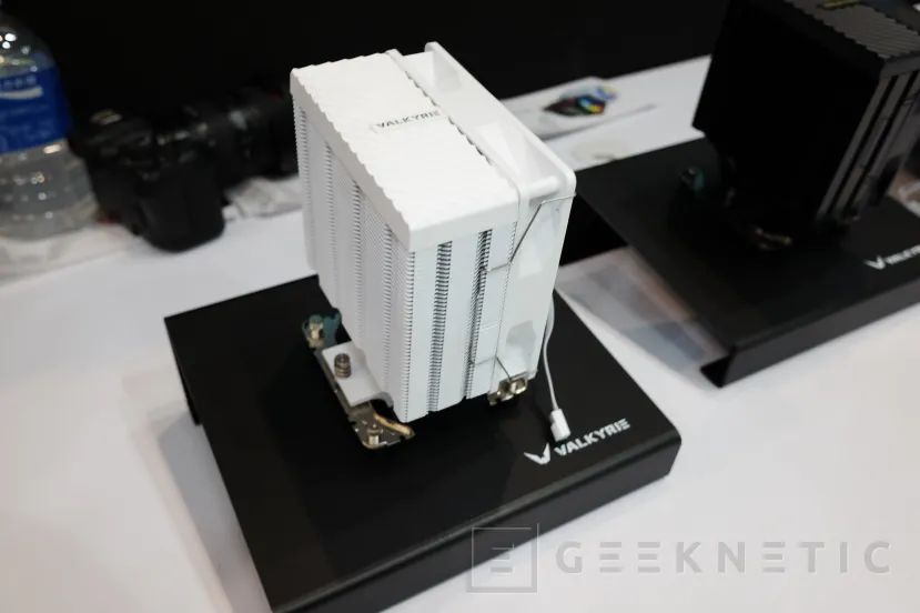 Geeknetic Valkyre nous enseigne ses nouvelles solutions de refroidissement liquide et d'air 3