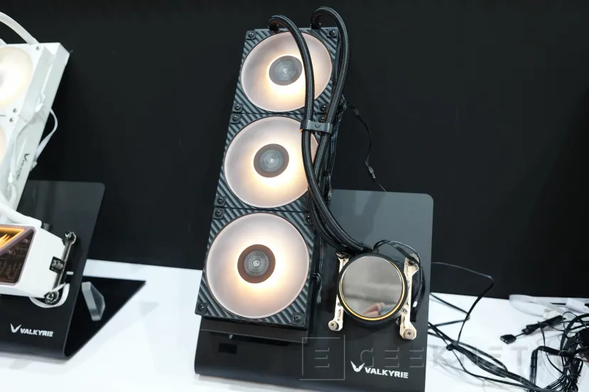Geeknetic Valkyre nous enseigne ses nouvelles solutions de refroidissement liquide et d'air 7