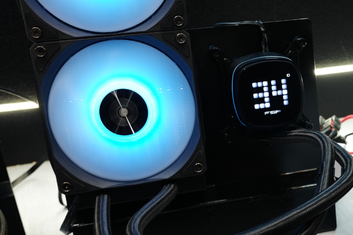 Nouveaux réfrigérations liquides de FSP avec des écrans dans le bloc