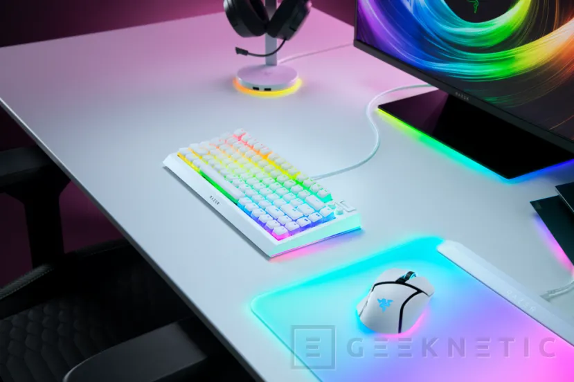 Geeknetic Razer présente son Blackwidow V4 75% Barebones, un châssis pour construire votre propre clavier 3