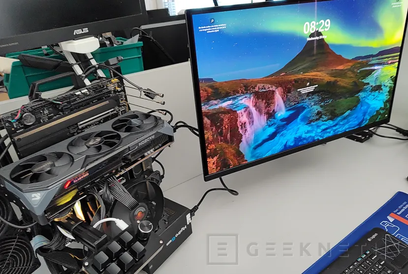 Geeknetic joue le scandale en combinant un moniteur RX 9070 XT et Gigabyte 6 OLED