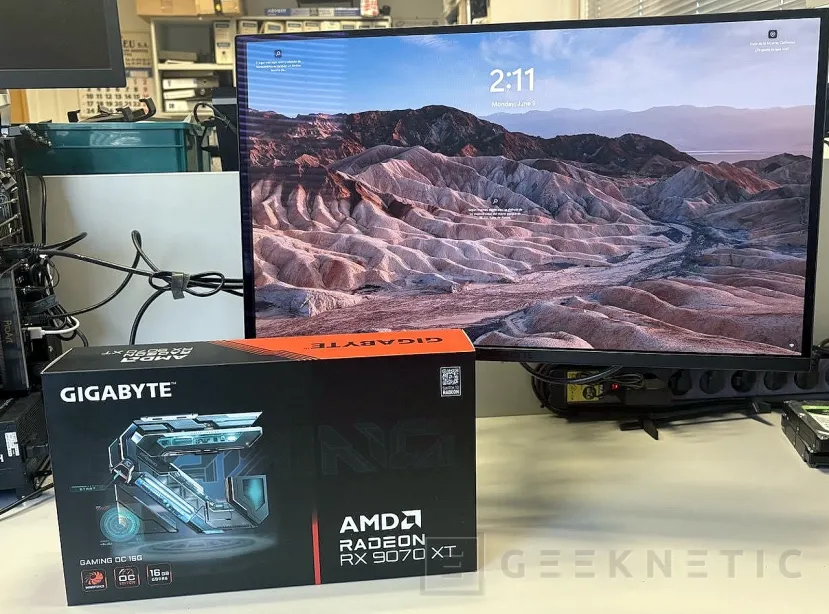 Geeknetic joue le scandale en combinant un moniteur RX 9070 XT et Gigabyte 23