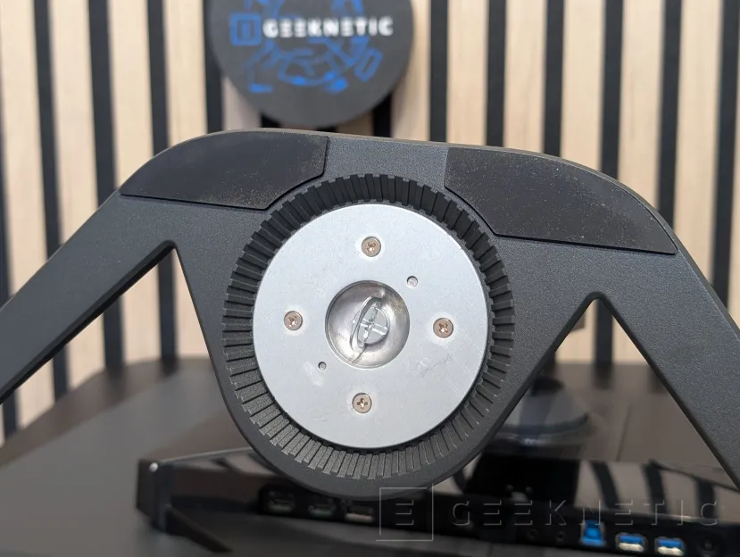 Geeknetic Aorus FO32U Revue 2