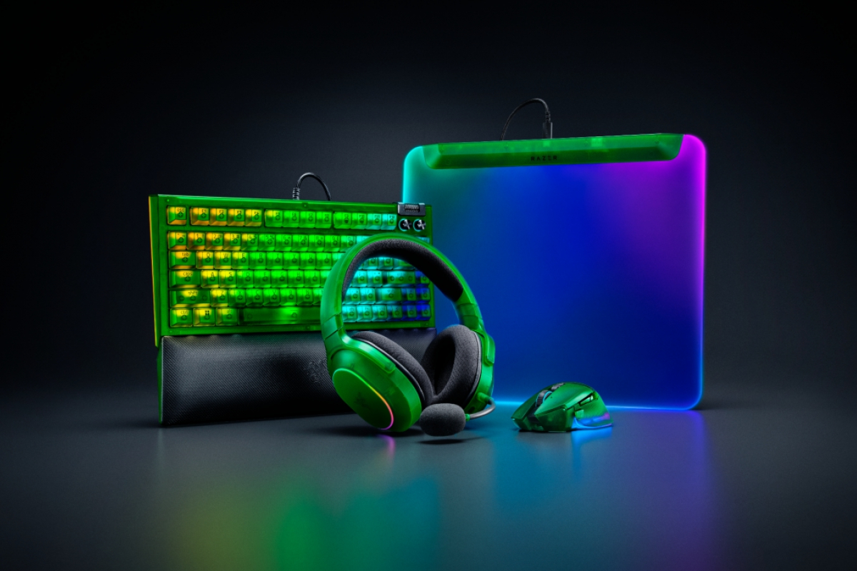 La nouvelle gamme Razer Phantom ajoute des boîtiers translucides et des effets d'éclairage RVB aux accessoires de jeu