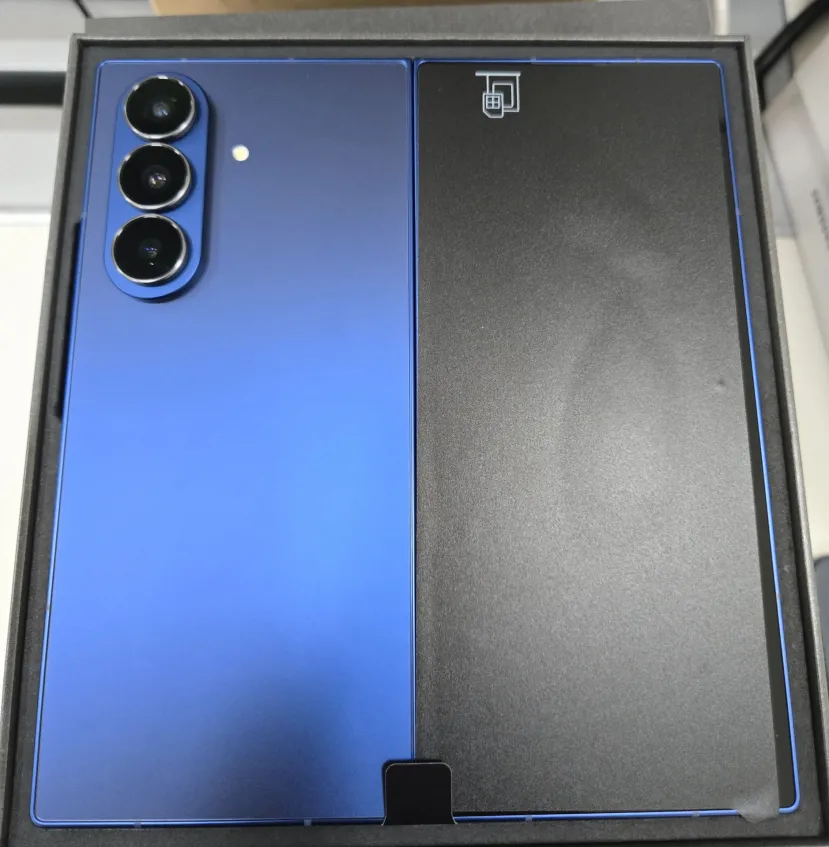 Geeknetic El Galaxy Z Fold 7 est vu dans de nouvelles images filtrées avec un design plus fin 2