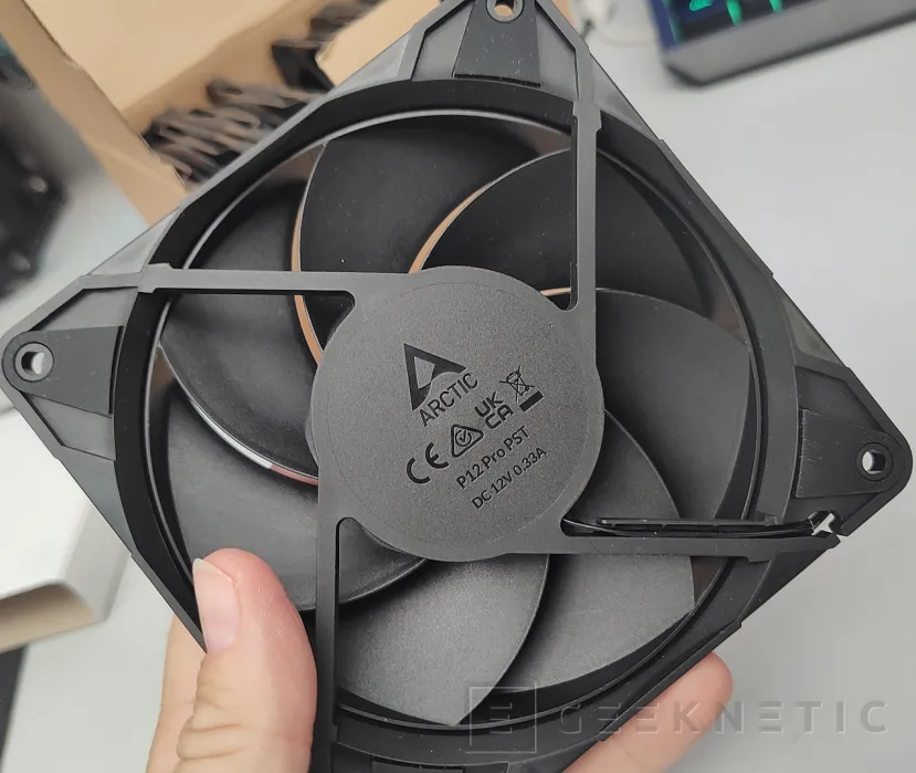 Geeknetic Arctic P12 Pro PST Revue 6