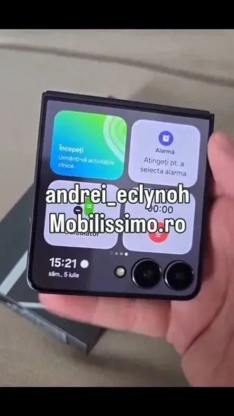 Geeknetic confirme le plus grand changement du Galaxy Z Flip 7 en ce qui concerne sa génération précédente: un énorme écran externe 2