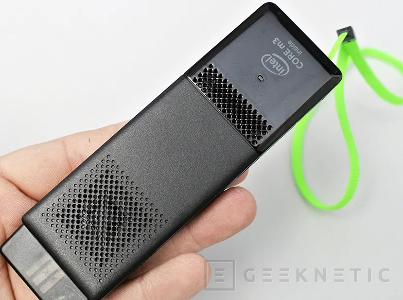 Geeknétique l'évolution jusqu'à ce que vous atteigniez l'Asus Nuc 15 Pro 4