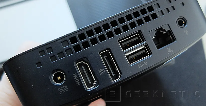 Geeknétique l'évolution jusqu'à ce que vous atteigniez l'Asus Nuc 15 Pro 7