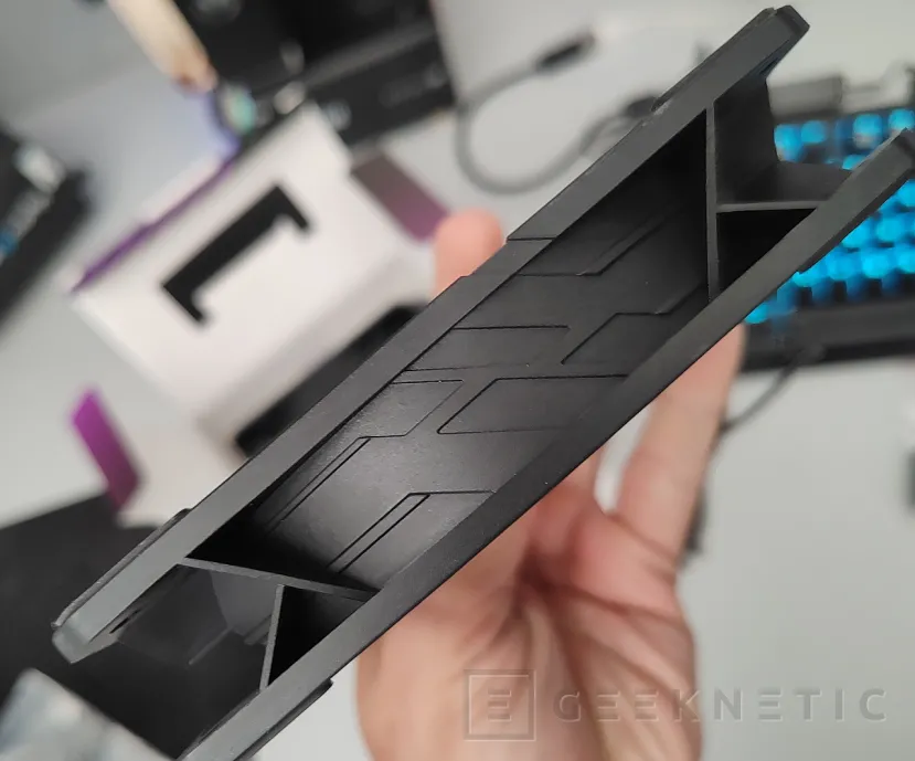 Geeknetic Cooler Master Drépadeflow Edge 120 Argb 3 in 1 Kit Review 5