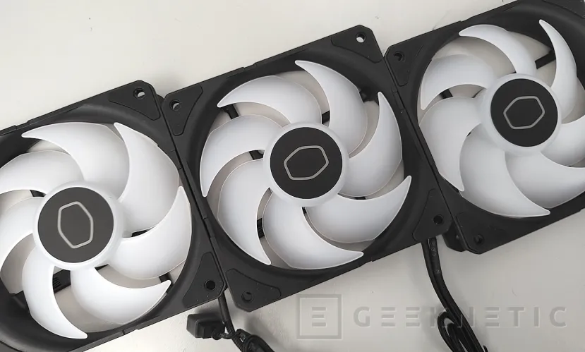 Geeknetic Cooler Master Drépadeflow Edge 120 Argb 3 in 1 Kit Review 12