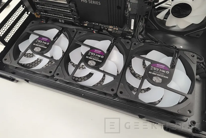 Geeknetic Cooler Master Drépadeflow Edge 120 Argb 3 in 1 Kit Review 13