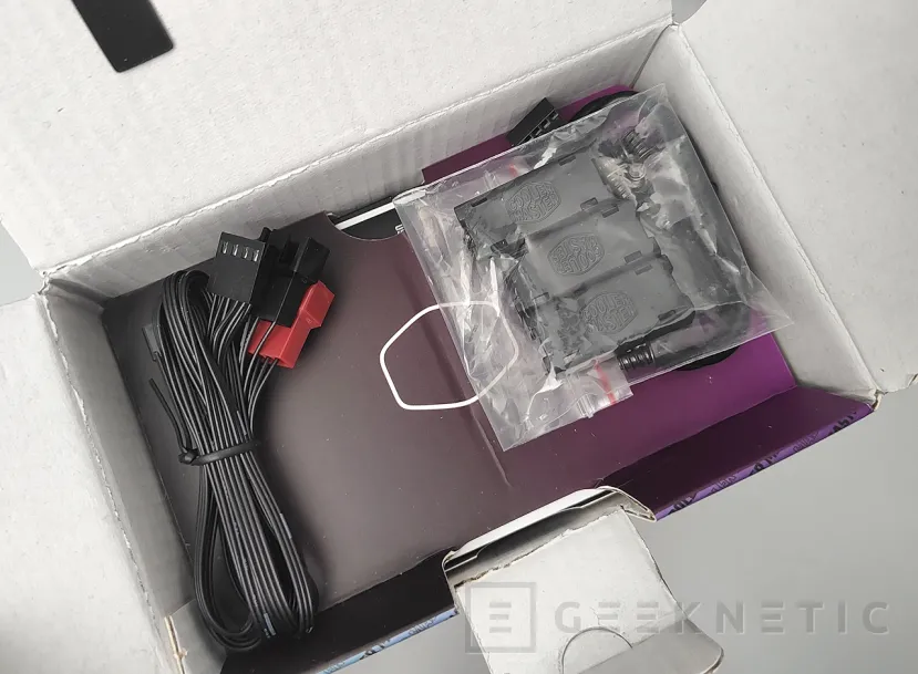 Geeknetic Cooler Master Drépadeflow Edge 120 Argb 3 in 1 Kit Review 3