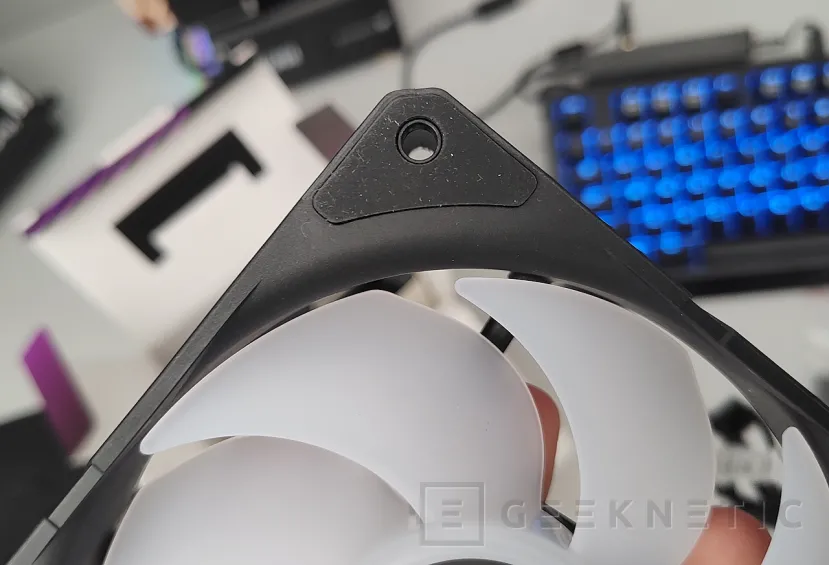 Geeknetic Cooler Master Disflow Edge 120 Argb 3 in 1 Kit Review 6