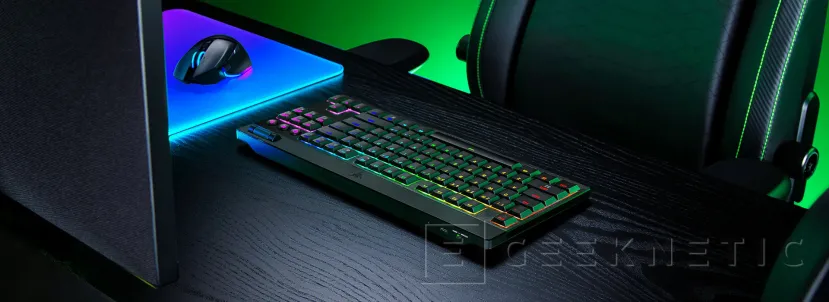 Geeknetic Razer présente le Blackwidow V4 à profil bas avec des interrupteurs mécaniques compacts, un hyperspeed sans fil et jusqu'à 980 heures de batterie 4