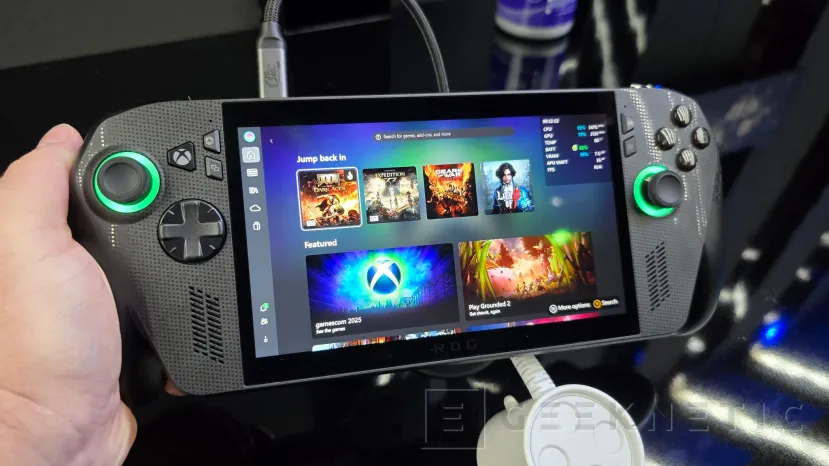 Geeknetic Nous avons essayé le Rog Xbox Ally X avec la nouvelle application, confortable Grip grâce à sa similitude avec la commande Xbox 4