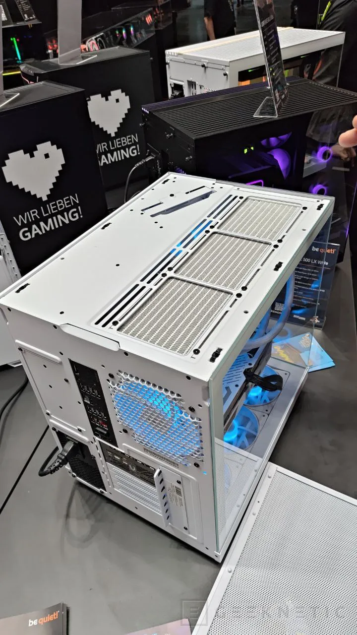 Geeknetic est silencieux! Il présente sa nouvelle boîte de base 500 LX avec un grand espace intérieur et une capacité pour 10 ventilateurs 4