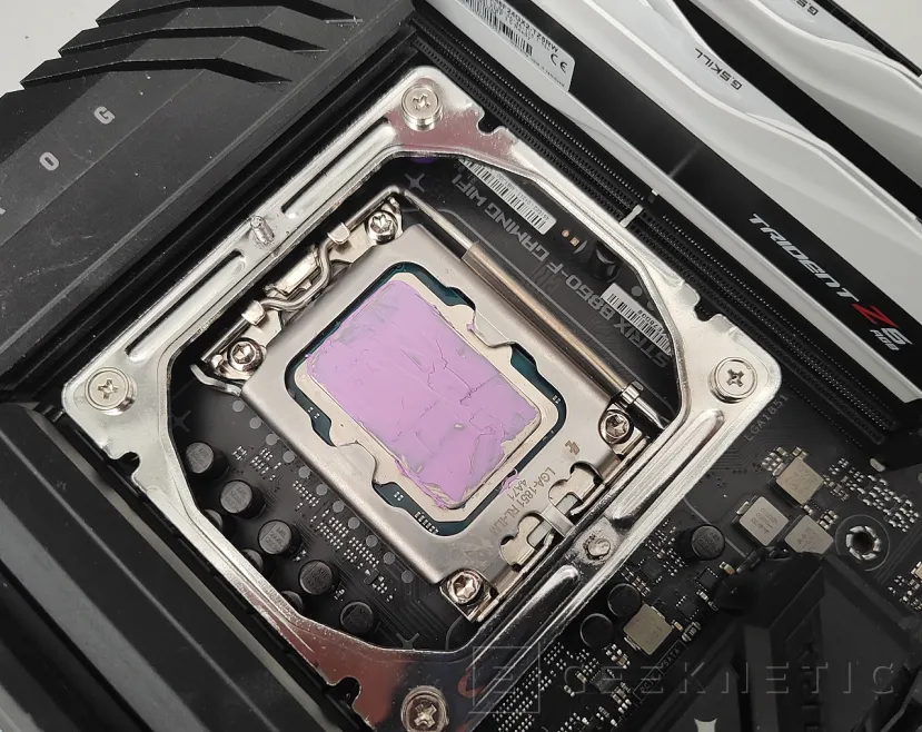 Geeknetic Cooler Master Cryofuze 5 Review 11