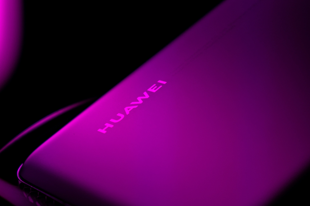 Huawei croit que les fans des smartphones sont une bonne idée: il est maintenant proche de les faire étancher
