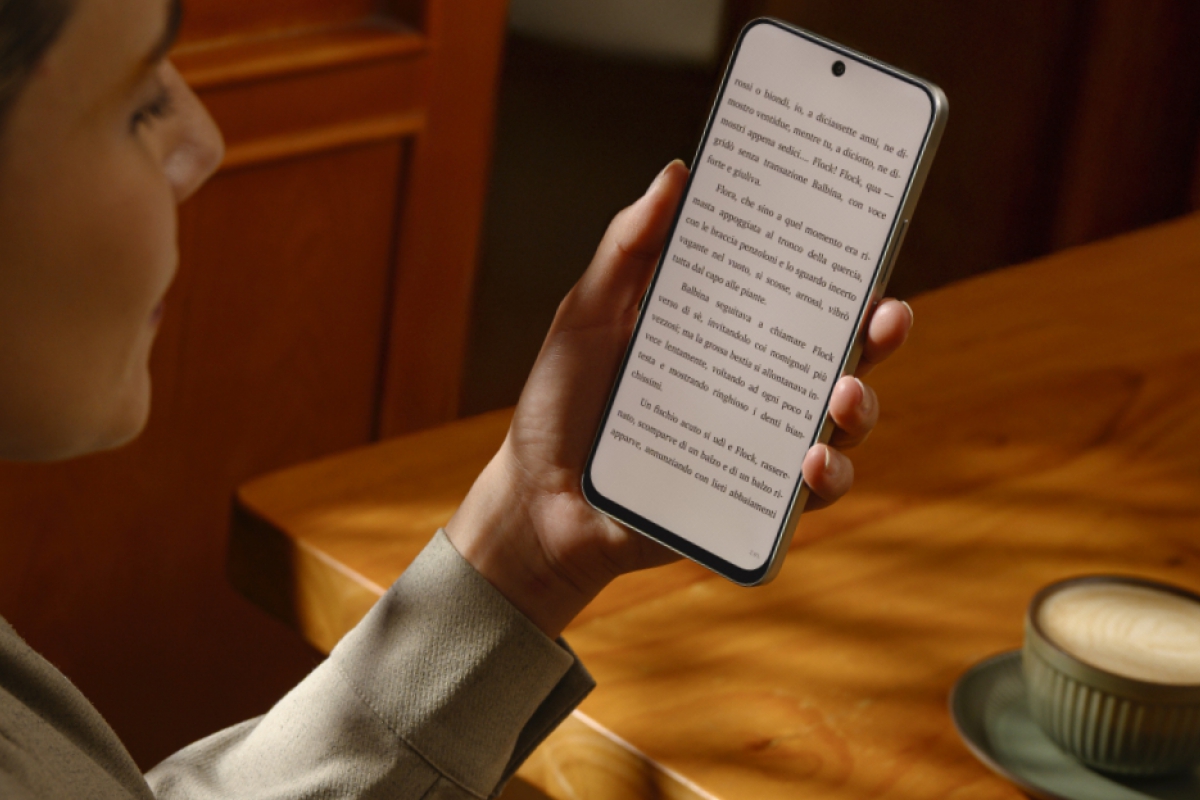 Tcl nxtpaper 60 ultra avec un écran de 7,2 pouces qui s'occupe de la vue et TCL MoveTime MT48 pour les enfants arrive en Europe à partir de 150 euros