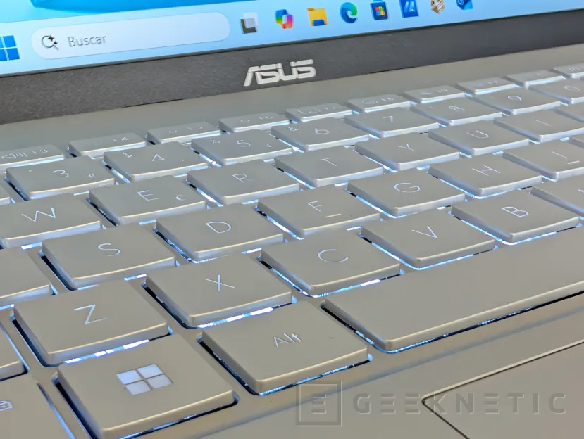 Geeknetic Asus Vivobook S14 S3407QA Review 7