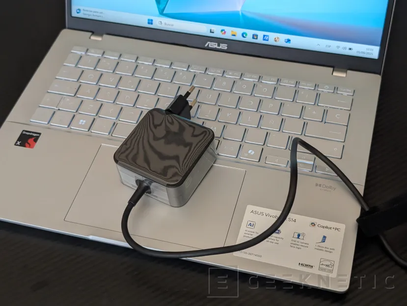 Geeknetic Asus Vivobook S14 S3407QA Review 17