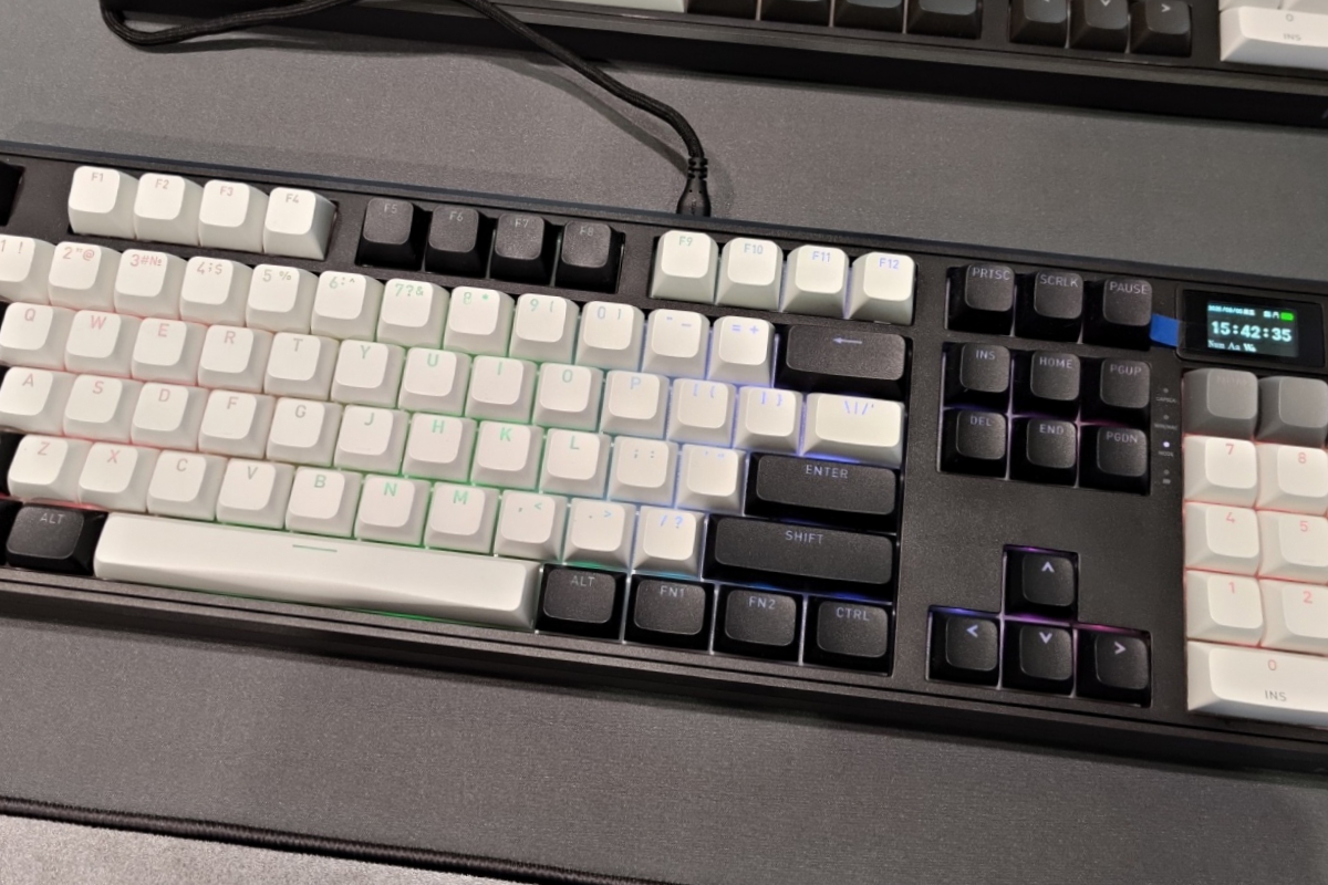 Hator montre dans IFA 2025 ses nouveaux claviers Skyfall avec des versions sans fil, 8 000 Hz par câble et designs pour tous les goûts