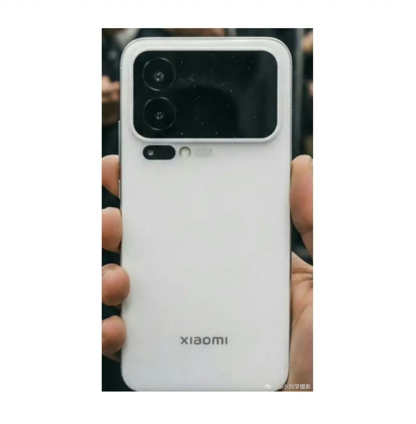 Geeknetic Le Xiaomi 16 Pro Max peut récupérer l'écran arrière à côté du module de la caméra 2