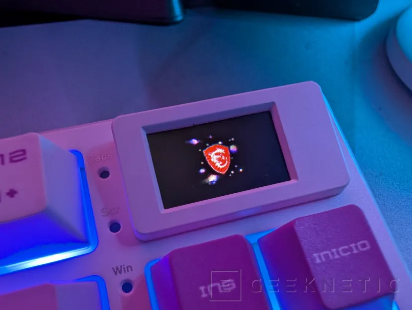 Geeknetic MSI Forge GK600 TKL Wireless Review 15