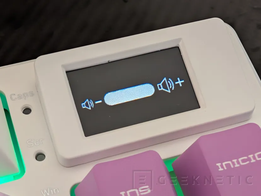 Geeknetic MSI Forge GK600 TKL Wireless Review 18