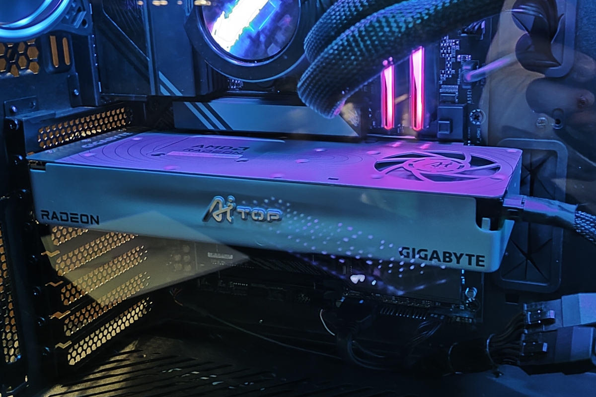 AMD et Gigabyte célèbrent dans un événement l'arrivée de leur haut Radeon AI Pro 9700 AI en Espagne