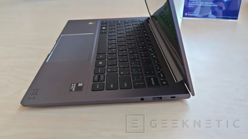 Geeknetic Humain Lanza Horizon Pro: Le premier ordinateur portable au monde avec l'agent local intégré au système 6