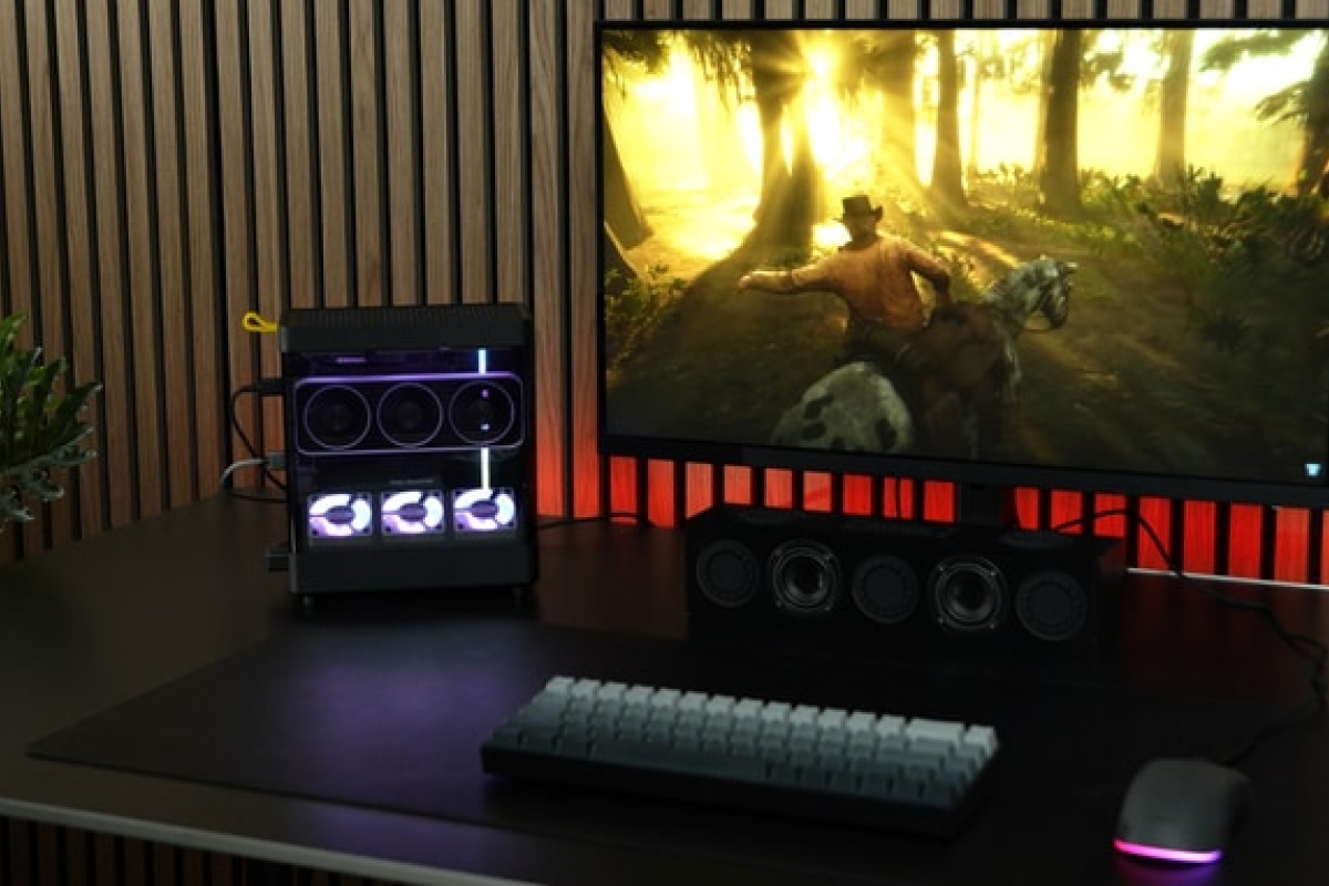 Le Wee Beastie est l'ordinateur de 4,75 litres avec un Intel Core Ultra 7 255H et un Nvidia RTX 4070m au format XMX