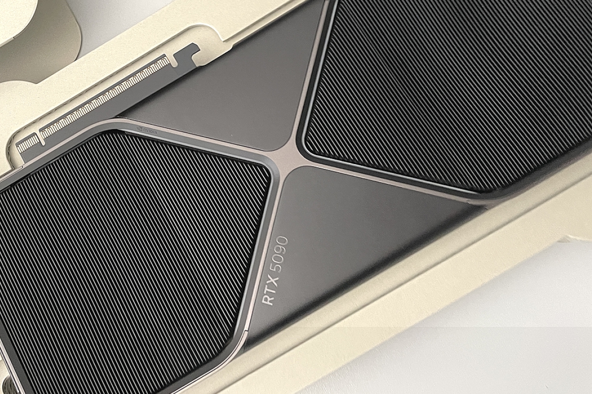 Vu un prototype du NVIDIA RTX 5090 avec 128 Go de mémoire VRM pour près de 12 000 euros