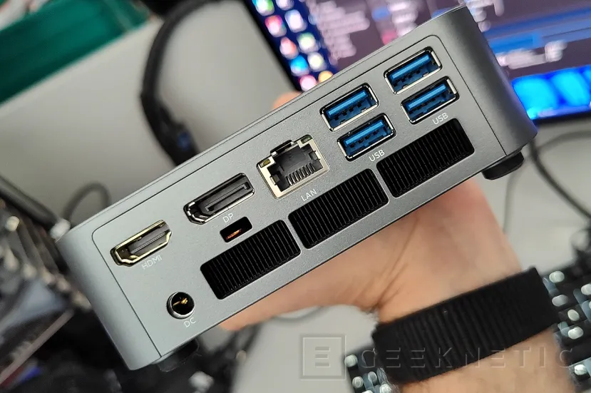 Geeknetic Ctone Matrix Mini M2 Revue 6