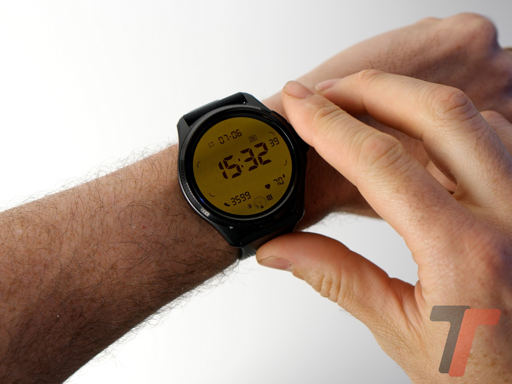 Cette smartwatch combine autonomie et Wear OS, pour moins de 100 euros sur Amazon